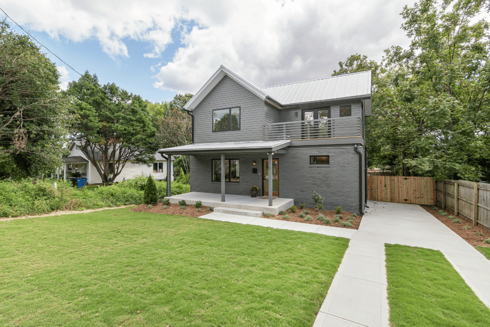 League City property maintained with monthly lawn mowing service
