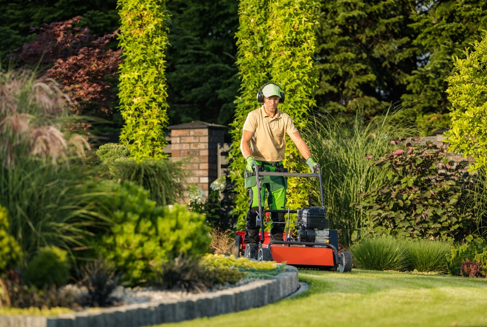 The Benefits of Professional Lawn Care Services vs. DIY Maintenance